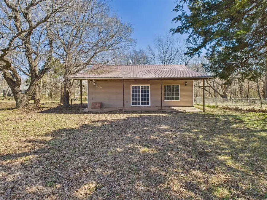 410 S Lowe Avenue, Pauls Valley, OK 73075 - #3