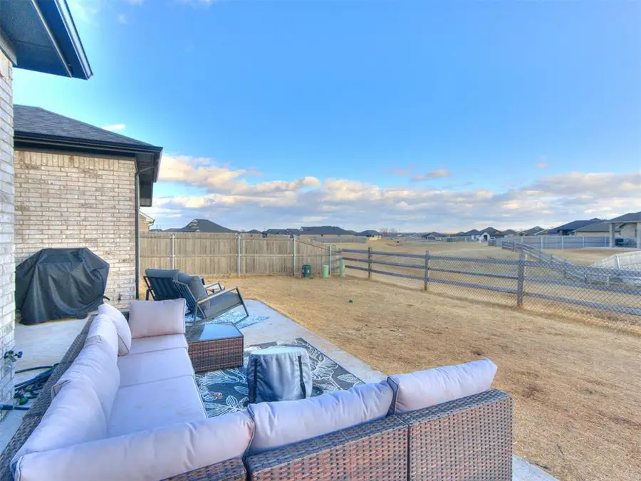 10516 NW 33rd Place, Yukon, OK 73099 - #3