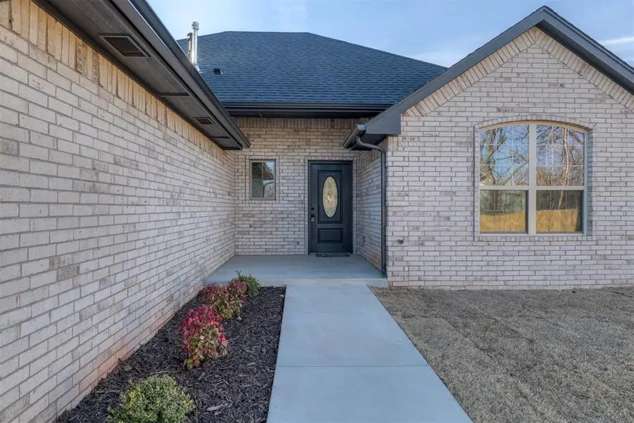 1426 Monticello Court, Oklahoma City, OK 73111 - #3