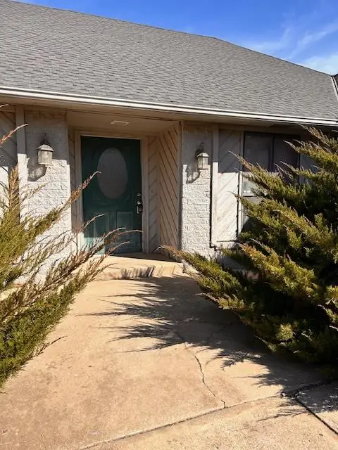 11305 Quail Creek Road, Oklahoma City, OK 73120