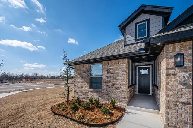 1921 Sage Valley Terrace, Yukon, OK 73099 - #3