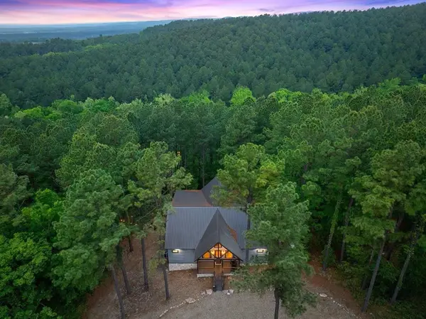 199 Gnarly Maple Trail, Broken Bow, OK 74728