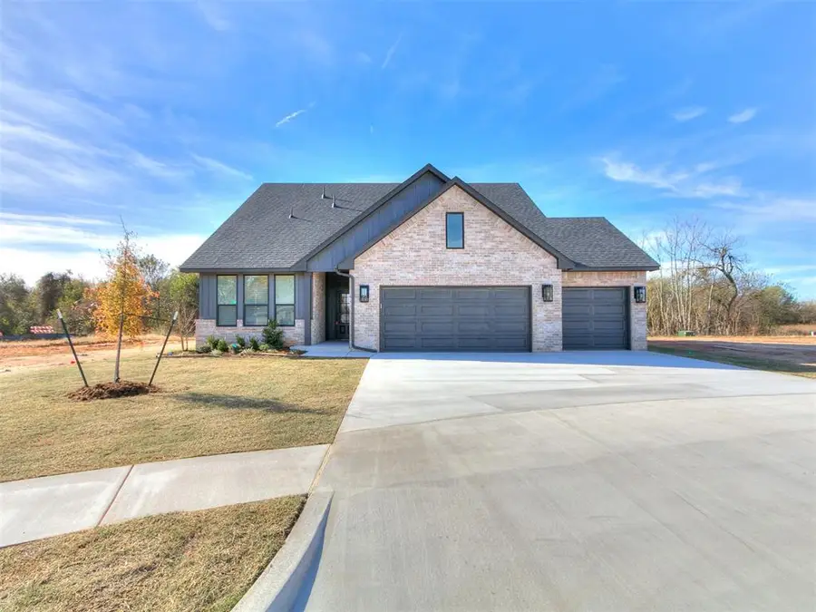 9404 NW 75th Street, Yukon, OK 73099 - #3