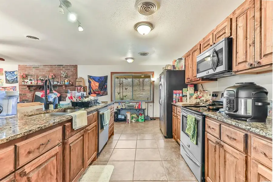 121 Gilbert Drive, Eufaula, OK 74432 - #2