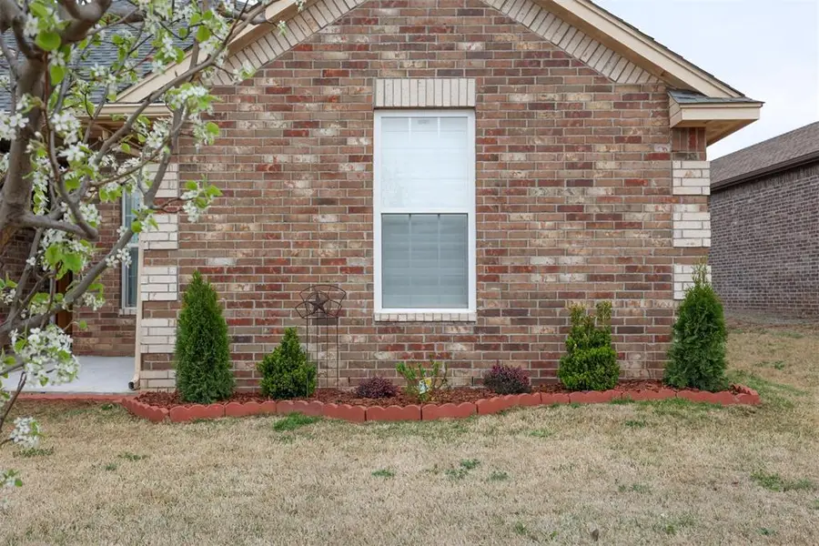 12405 SW 7th Street, Yukon, OK 73099 - #3