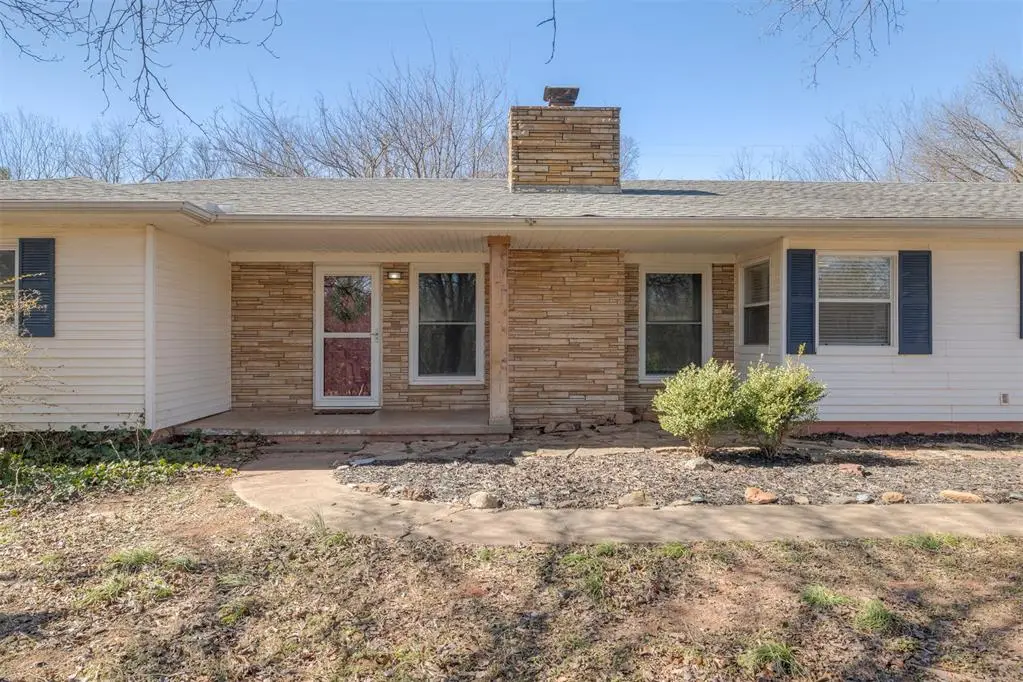 321 Landsaw Drive, Chandler, OK 74834 - Image #1