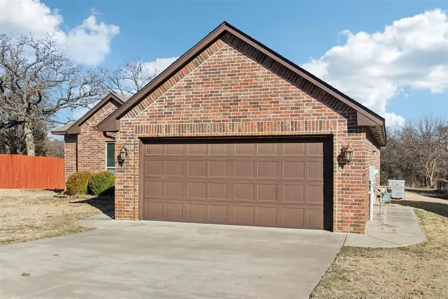 540 Oak Park Drive, Choctaw, OK 73020 - Image #2