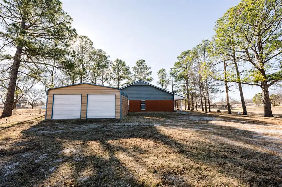 111 Jameson Drive, Wynnewood, OK 73098 - #2