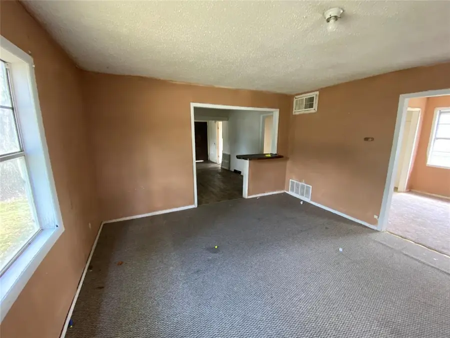 501 E Broadway, Okemah, OK 74859 - #3