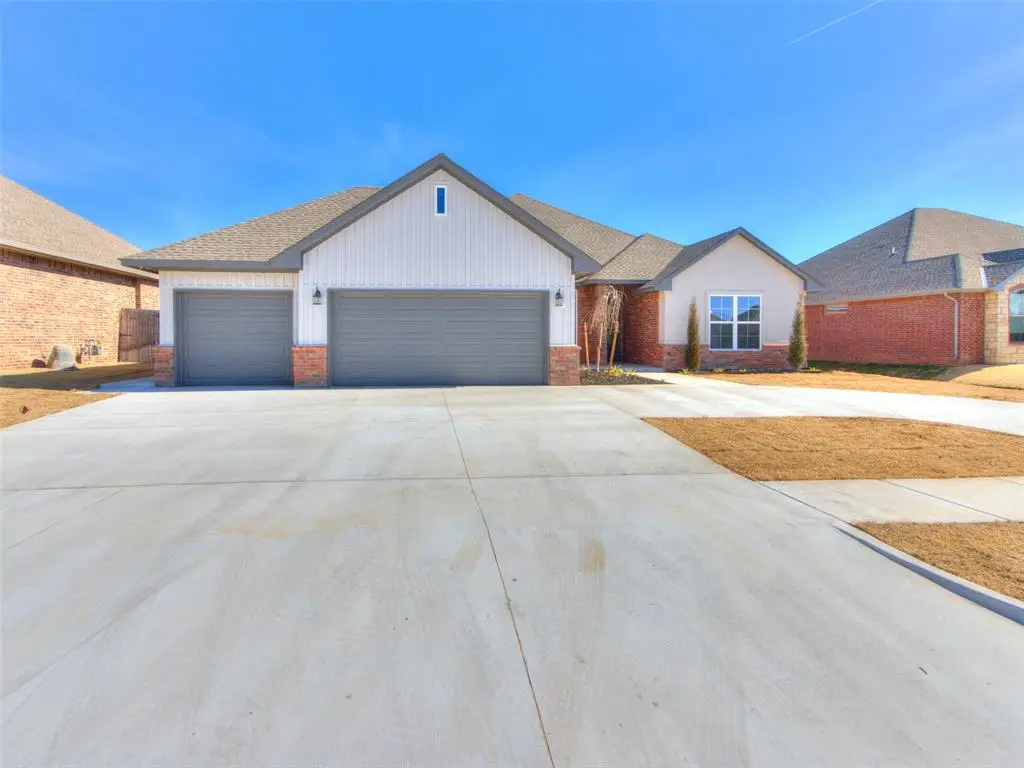 6304 Blackwood Boulevard, Oklahoma City, OK 73132 - Image #1