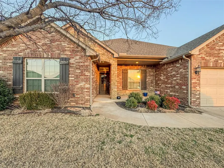 4304 St Augustine Street, Mustang, OK 73064 - Image #2
