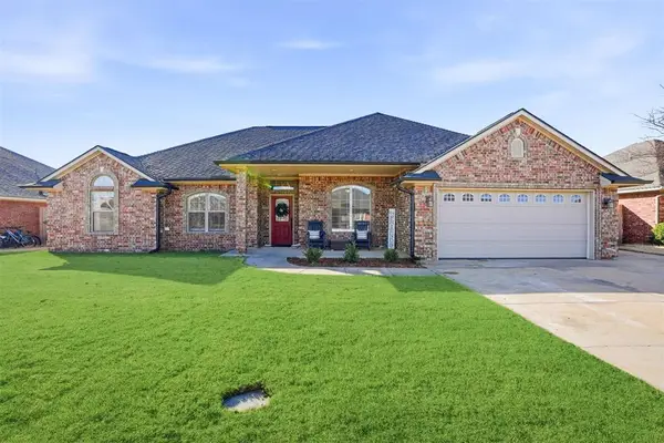1104 Stephanie Lane, Altus, OK 73521