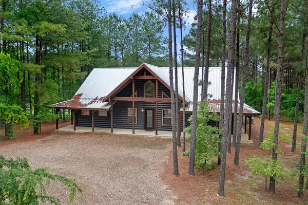 521 Lost Creek Trail, Broken Bow, OK 74728