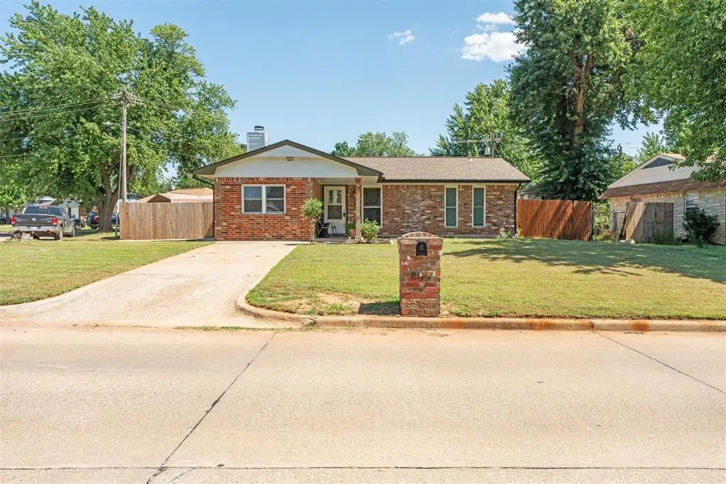 806 S Meadow Lane, Mustang, OK 73064 - Image #1