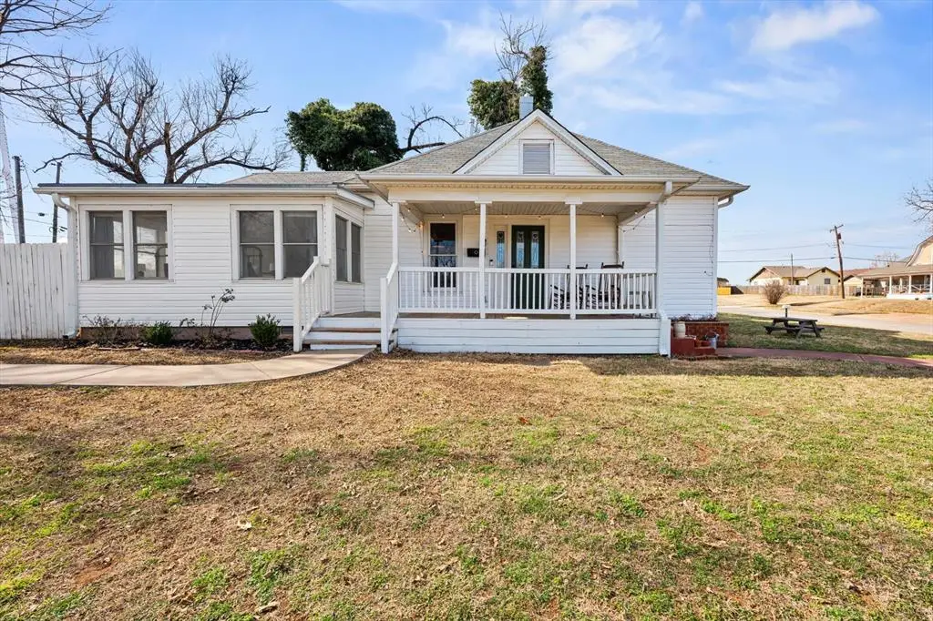 1123 E Oklahoma Avenue, Guthrie, OK 73044 - #1