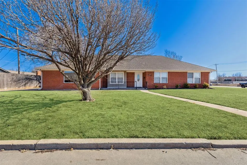 9400 Lakeshore Drive, The Village, OK 73120 - #1