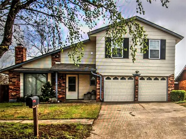 606 W Perry Drive, Mustang, OK 73064