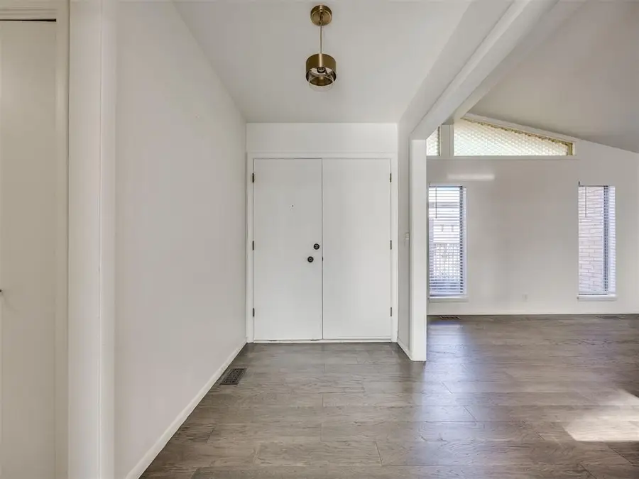 6712 N Saint Clair Avenue, Oklahoma City, OK 73116 - #3