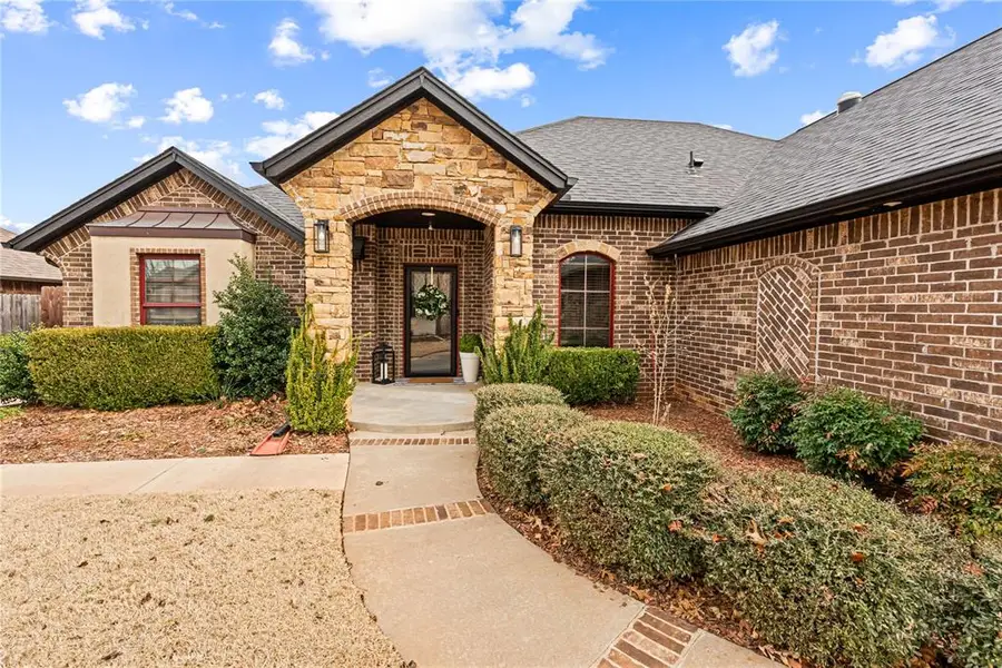 2124 Sycamore Creek Avenue, Yukon, OK 73099 - #2