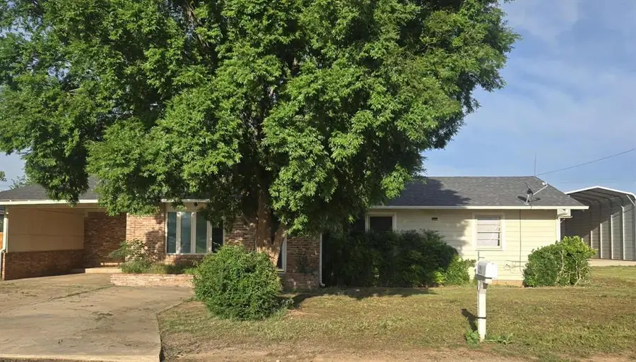 601 N Morton Street, Hollis, OK 73550 - #2