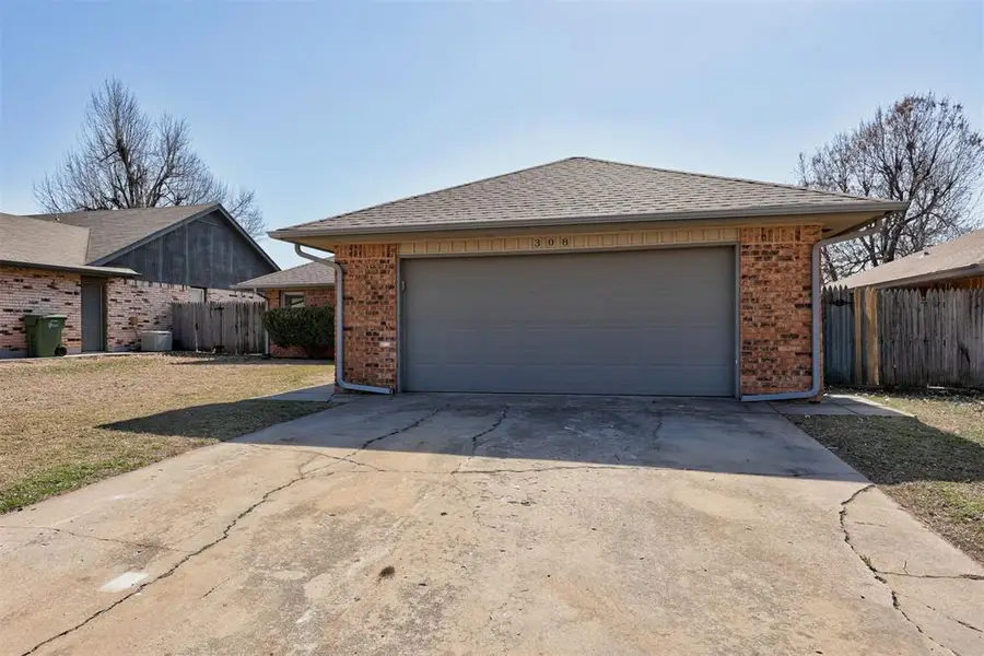 308 Choctaw Place, Yukon, OK 73099 - #3
