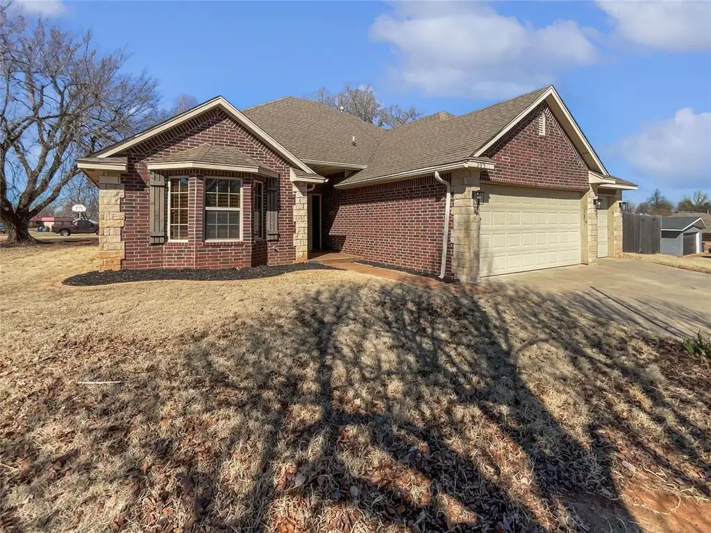 305 N Lakeside Terrace, Mustang, OK 73064 - #1