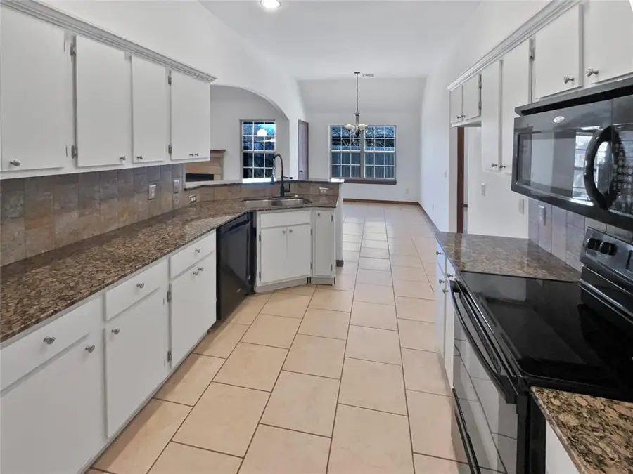 305 N Lakeside Terrace, Mustang, OK 73064 - #2