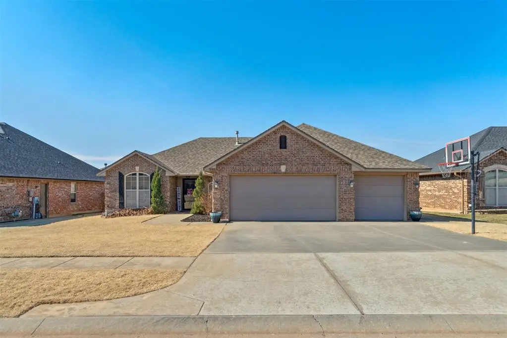 3305 Sharon Drive, Moore, OK 73160 - #1