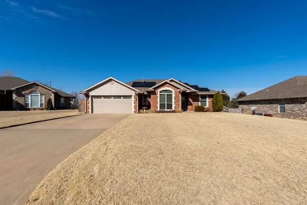 1204 Cambridge Drive, Shawnee, OK 74804