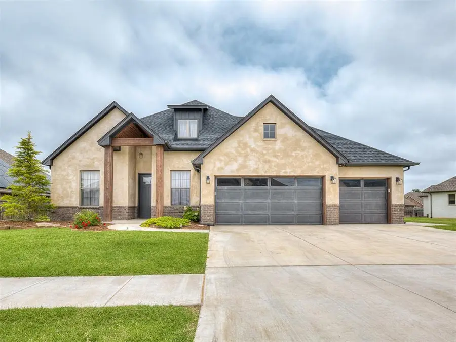 19900 Thornhaven Drive, Edmond, OK 73012 - #2