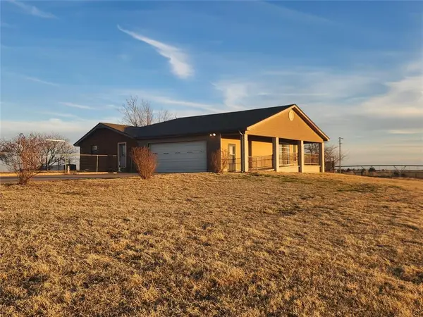 21133 County 2560 Street, Binger, OK 73009
