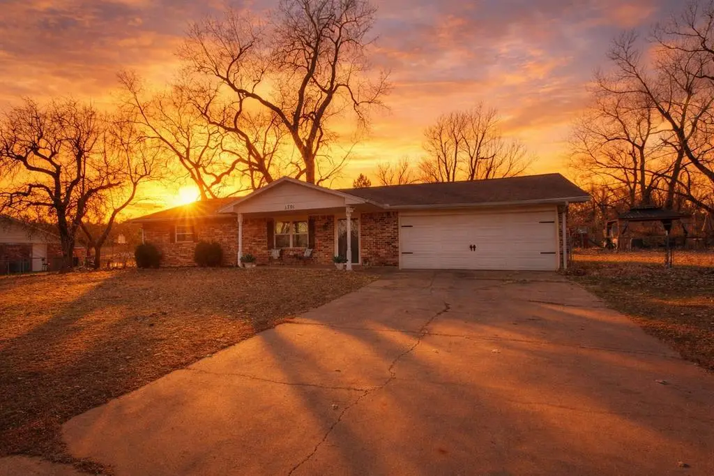 1701 S Luther Road, Harrah, OK 73045 - #1