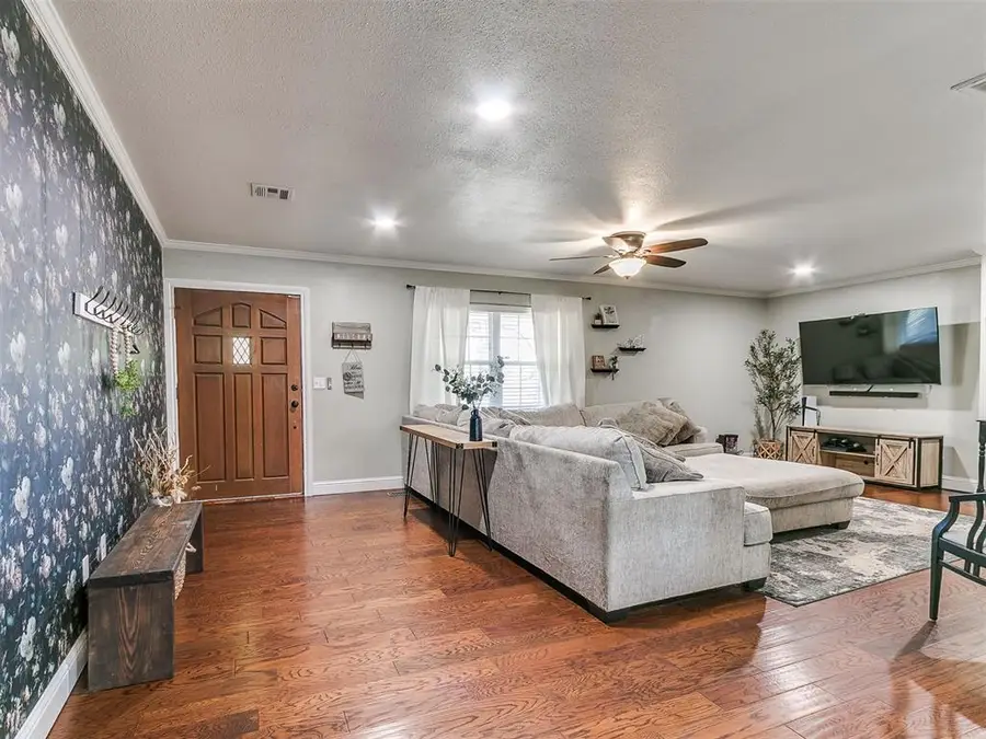 1701 S Luther Road, Harrah, OK 73045 - #3