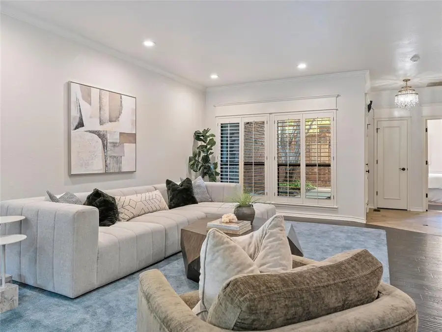 6208 Waterford Boulevard #112, Oklahoma City, OK 73118 - #3