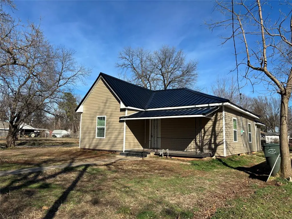 320 NE East Avenue, Pauls Valley, OK 73075 - #1