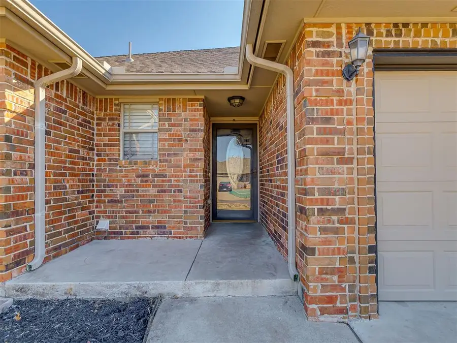 3800 Kensington Drive, Moore, OK 73160 - #3