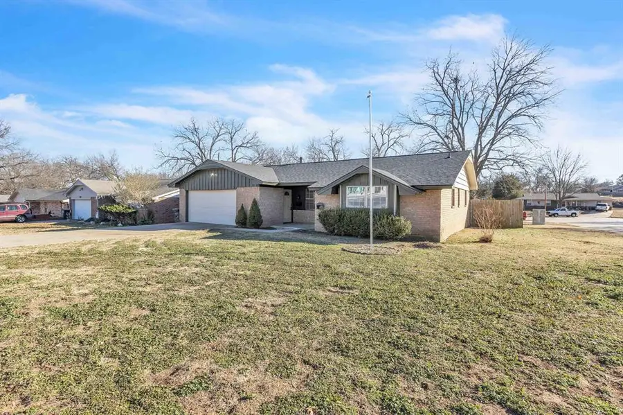 32 Comanche Drive, Shawnee, OK 74801 - #2
