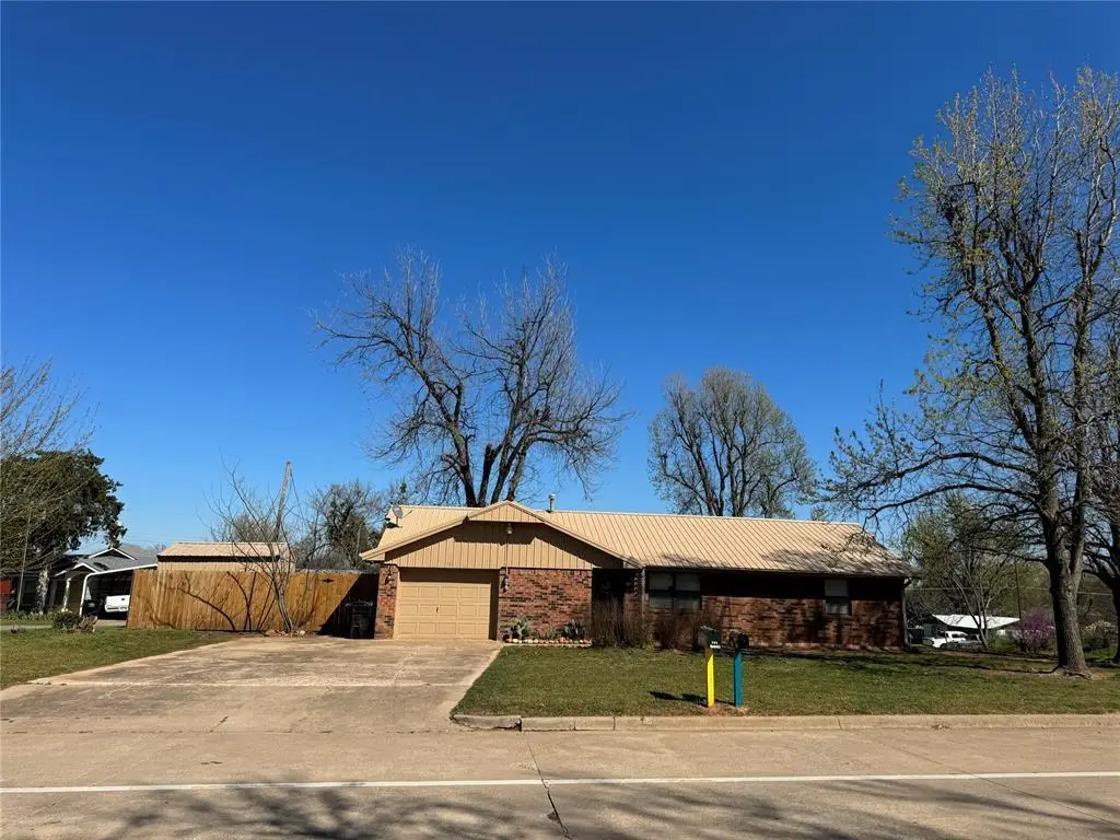 300 N Rush Avenue, Rush Springs, OK 73082 - #1