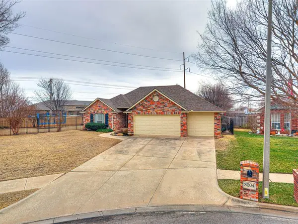 3204 Maple Lane, Moore, OK 73170