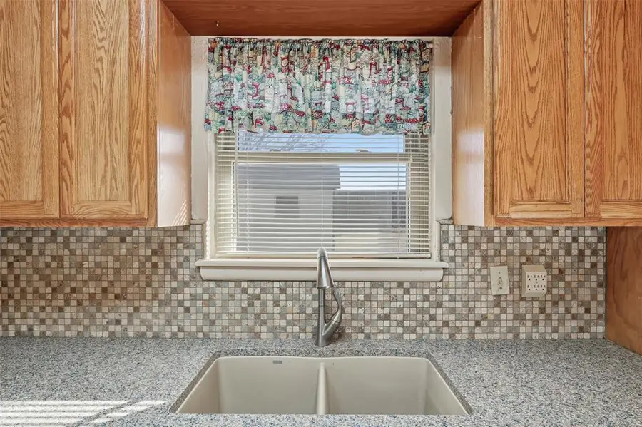 6322 Norman Avenue, Warr Acres, OK 73122 - #3