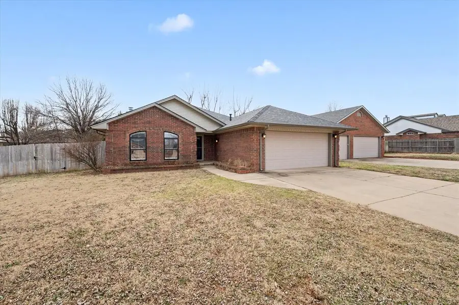 1528 E Twin Brook Terrace, Mustang, OK 73064 - #2