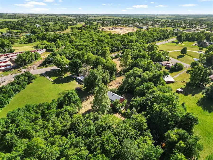 2500 W Grand Avenue, Chickasha, OK 73018 - #2