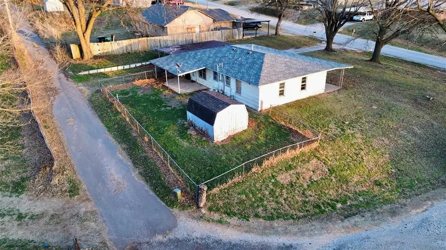 401 E Center, Lexington, OK 73051 - #2