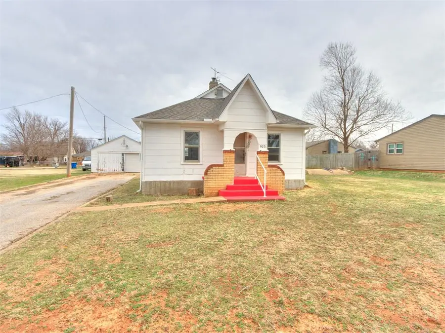 923 S 12th Street, Kingfisher, OK 73750 - #3