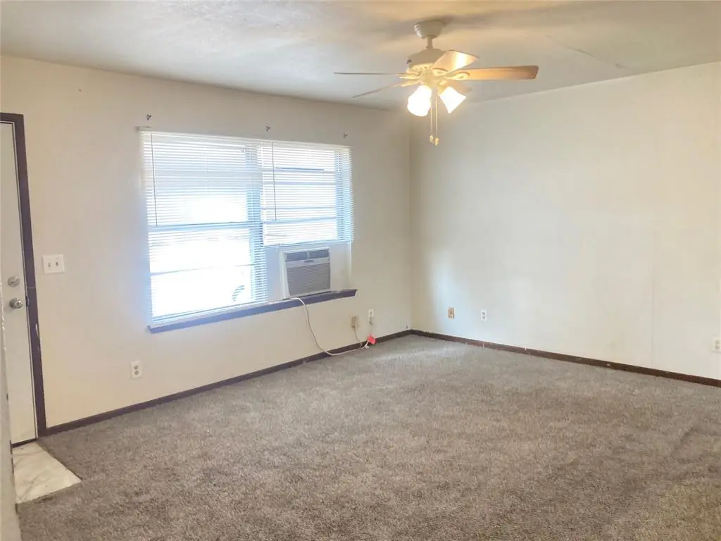 816 S Echo Street, Holdenville, OK 74848 - #1