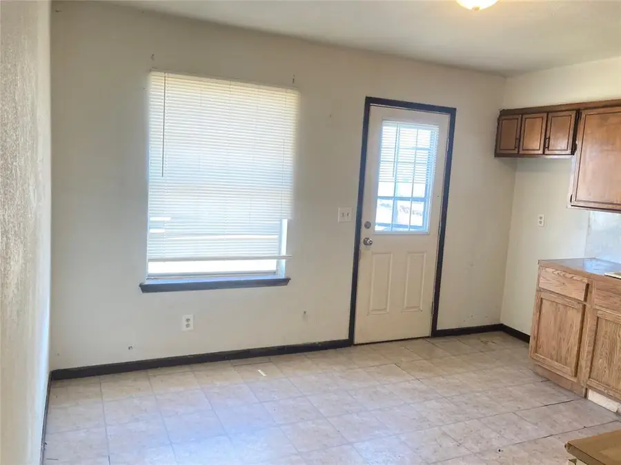 816 S Echo Street, Holdenville, OK 74848 - #2