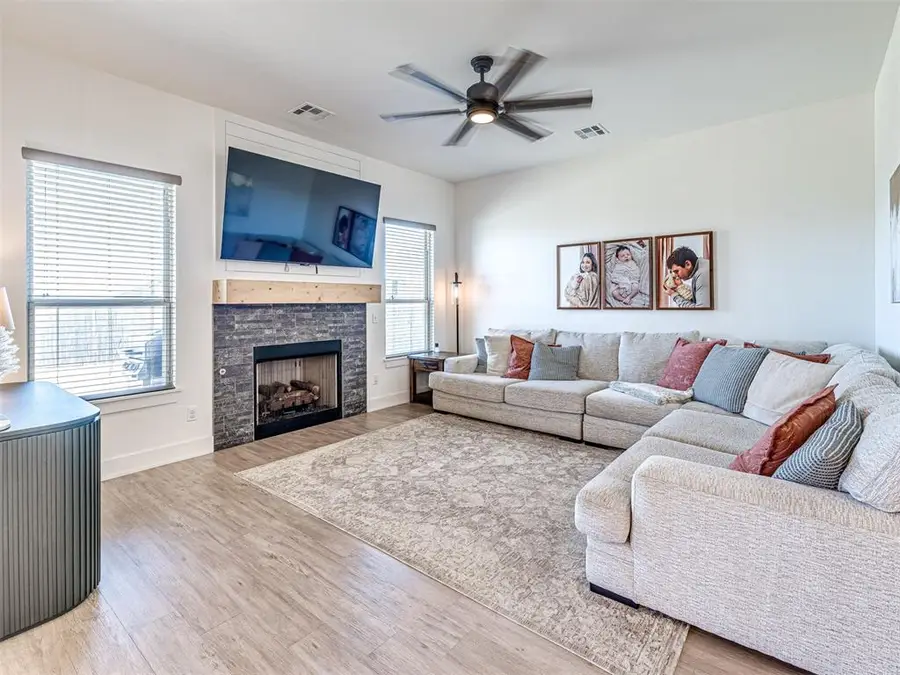 720 N 1st Street, Cashion, OK 73016 - #3