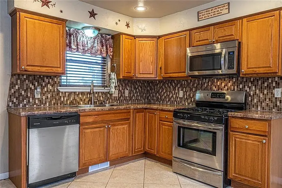 1425 NW 103rd Street, Oklahoma City, OK 73114 - #2