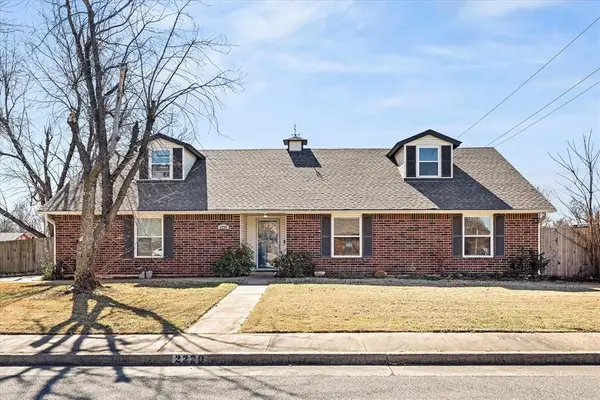 2220 Crosstrails, Edmond, OK 73003