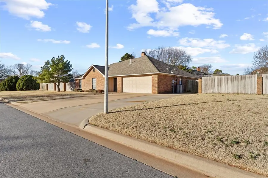 1901 N Lark Terrace, Weatherford, OK 73096 - #3